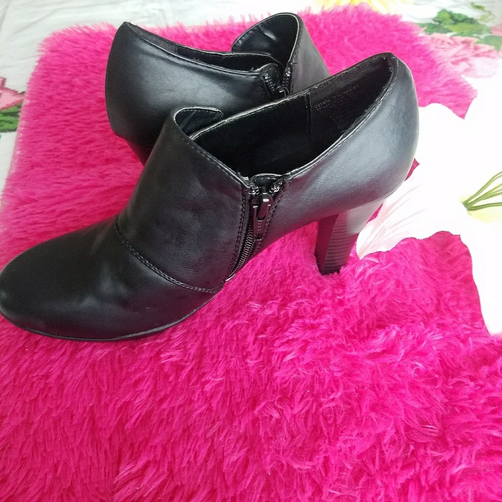 Shoes,,, - Picture 5 of 6